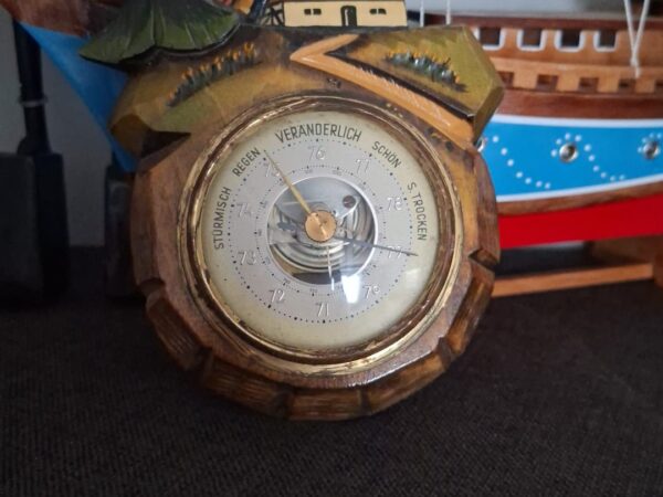 Vintage Alman Duvar Tipi Ahşap Barometre (Ev Figürlü)